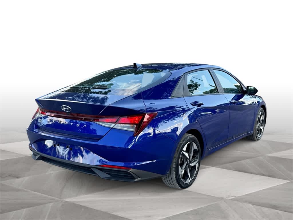 2023 Hyundai Elantra SEL photo 7