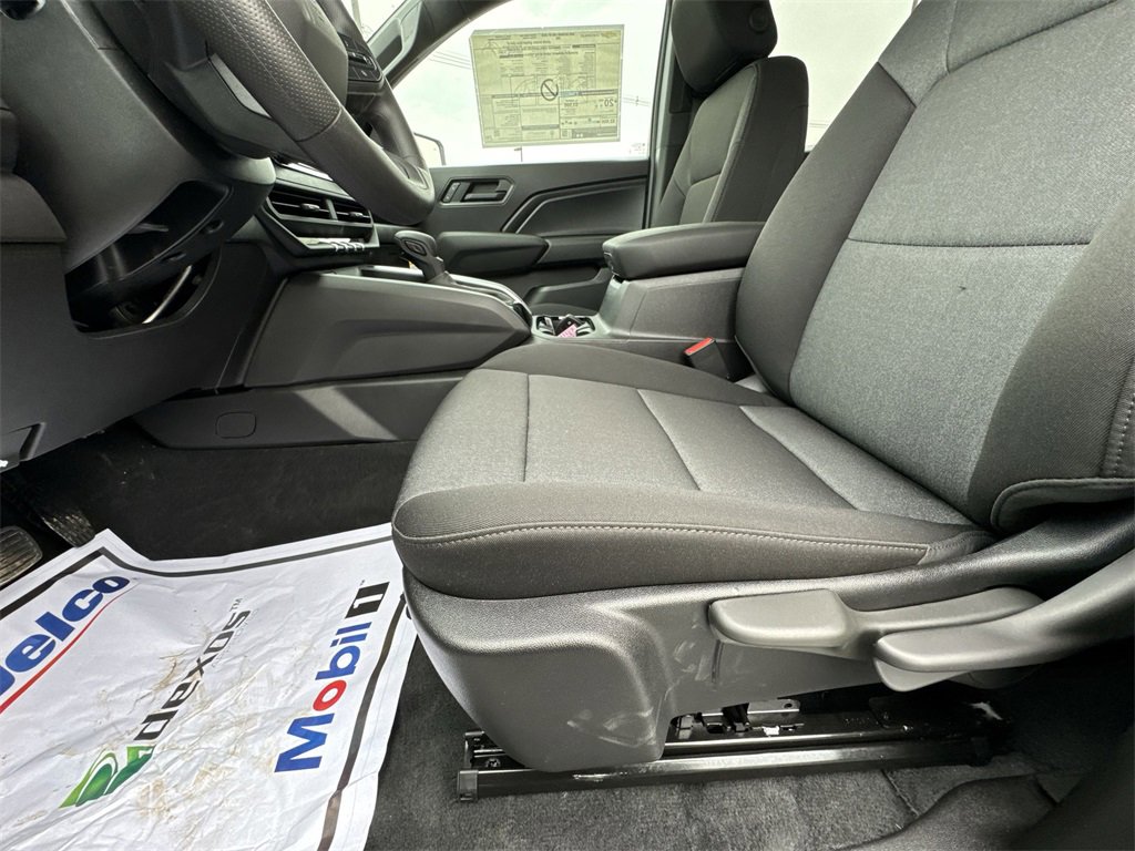 2025 Chevrolet Colorado LT photo 12