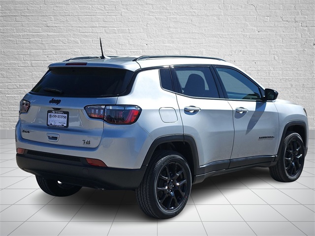 2026 Jeep Compass Latitude photo 3