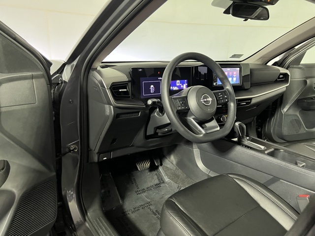 2025 Nissan Kicks S photo 17