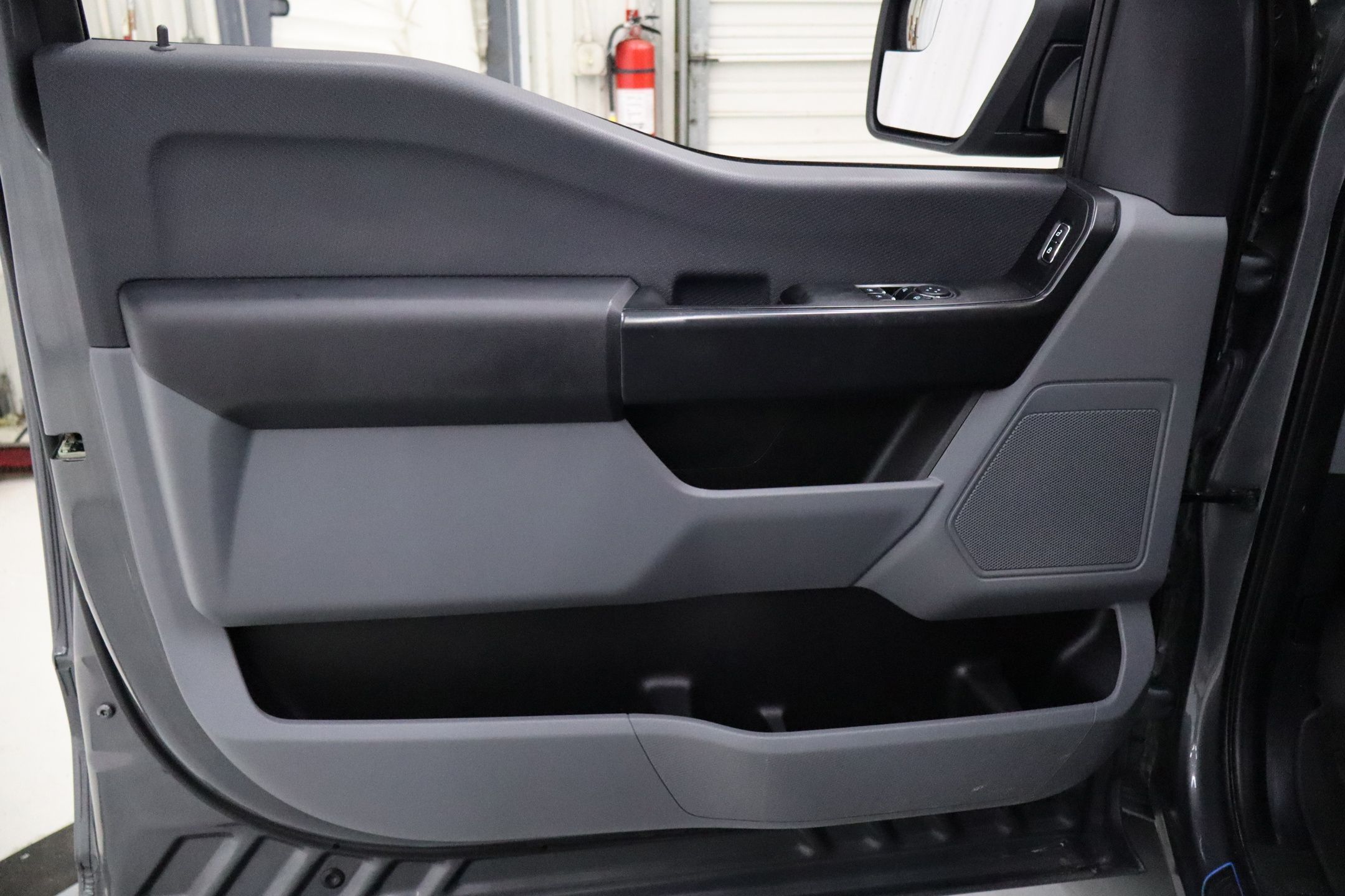 2023 Ford F-150 XL photo 12