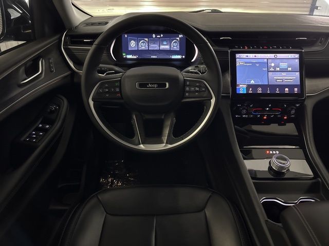 2023 Jeep Grand Cherokee Limited photo 13