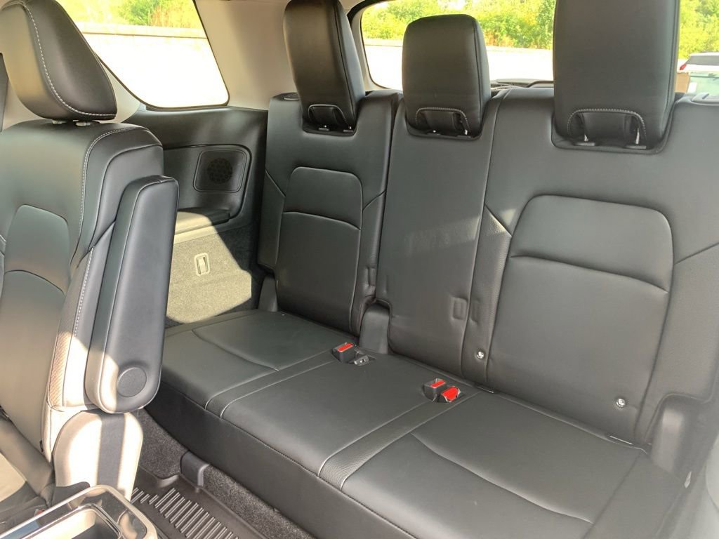 2023 Nissan Pathfinder SL photo 10