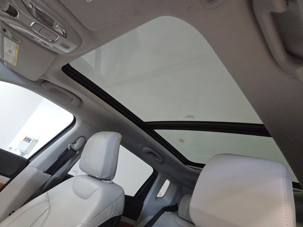 2022 Jeep Compass Limited photo 26