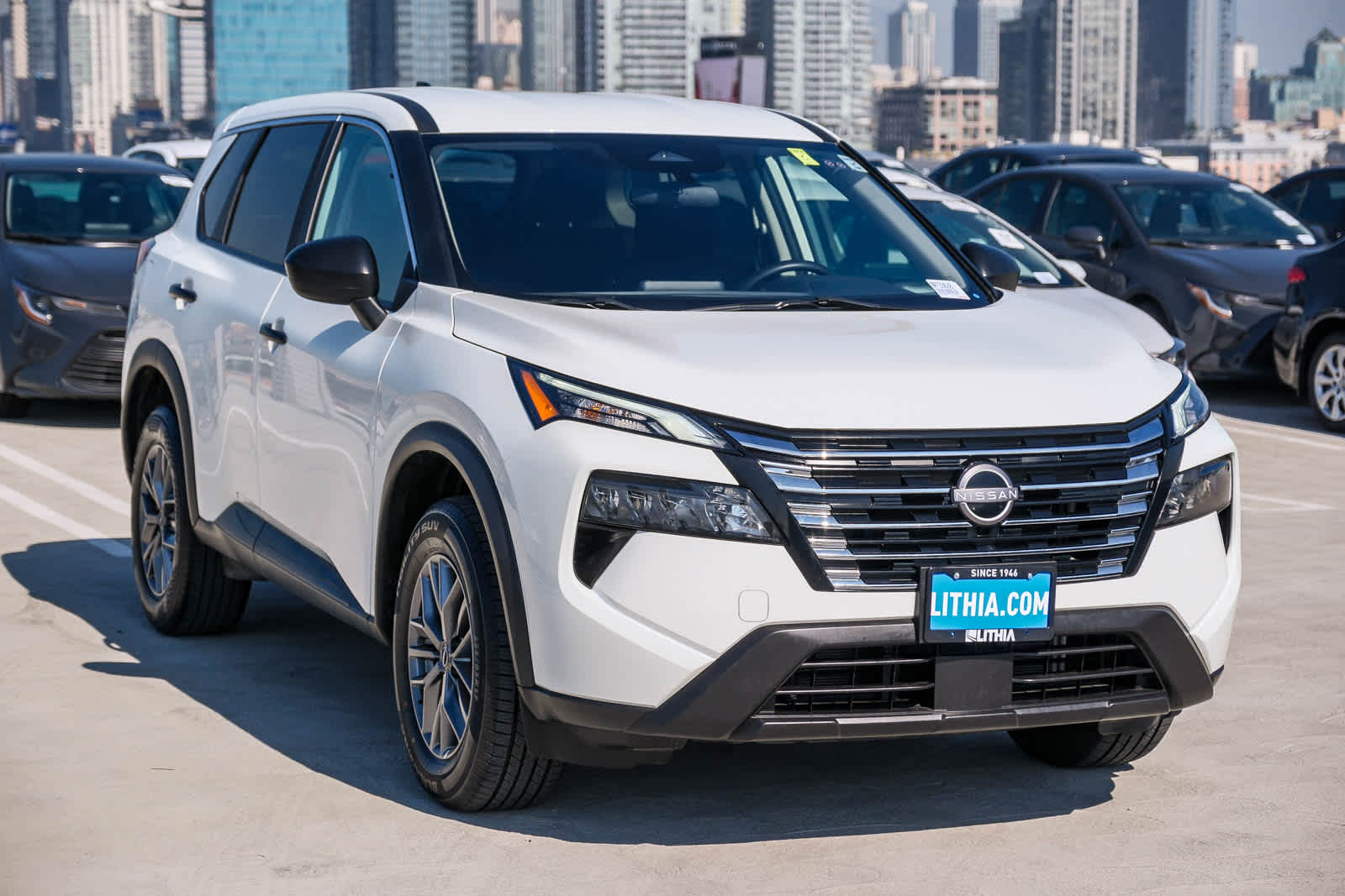 2024 Nissan Rogue S photo 2