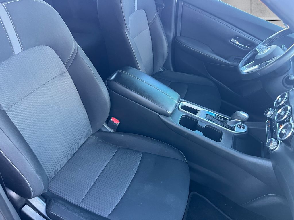 2022 Nissan Sentra SV photo 14