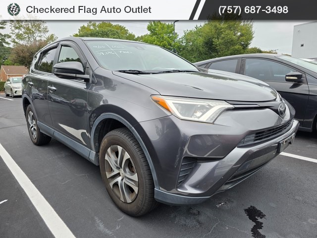2018 Toyota RAV4 LE photo 3