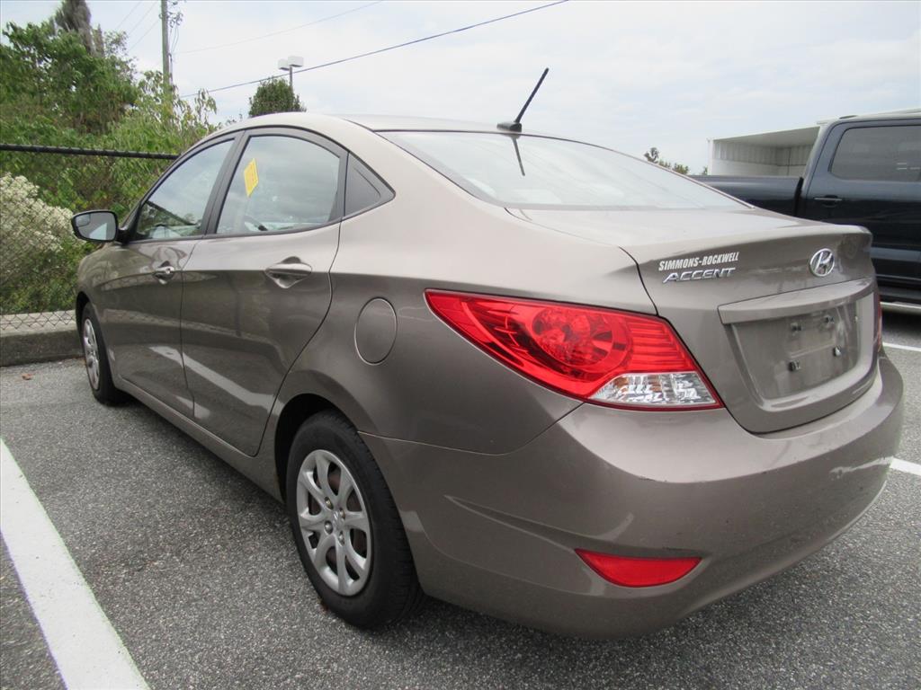 2014 Hyundai Accent GLS photo 3