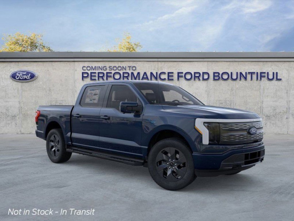 2025 Ford F-150 Lightning Lariat photo 6