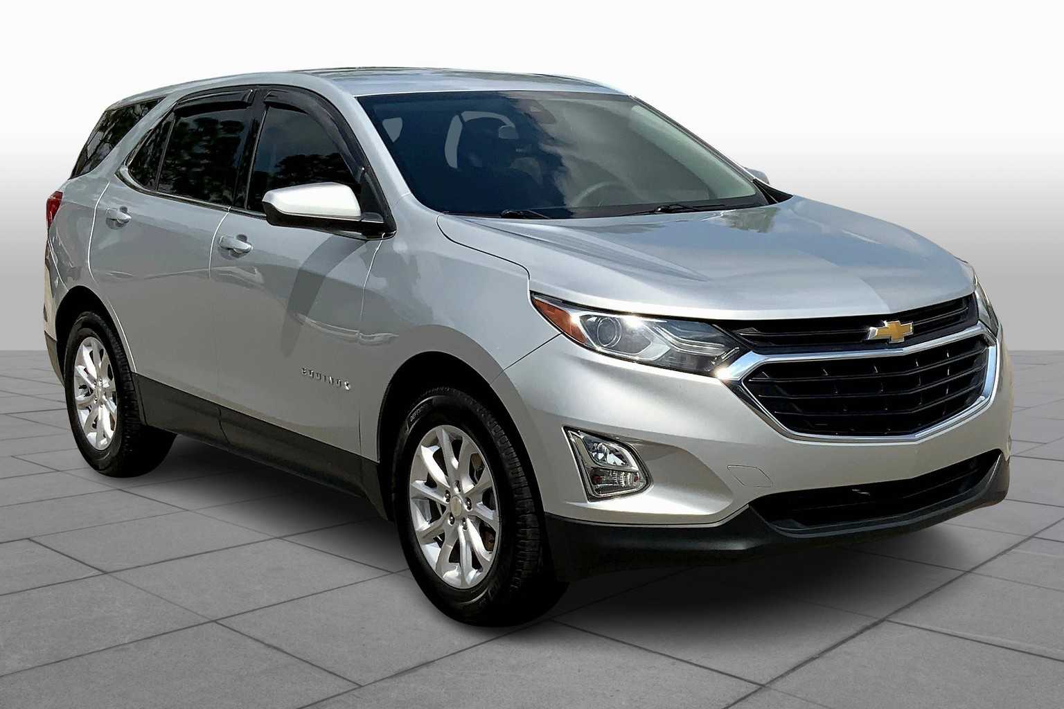 2020 Chevrolet Equinox LT photo 2