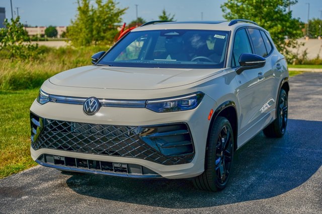 2025 Volkswagen Tiguan SE R-Line Black photo 5