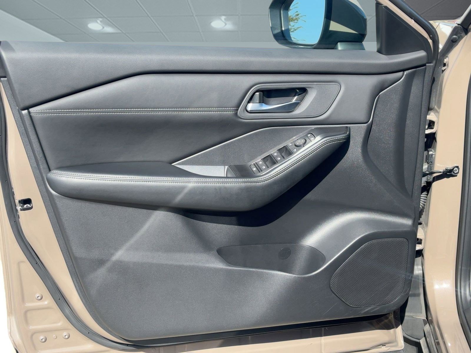 2024 Nissan Rogue SV photo 19