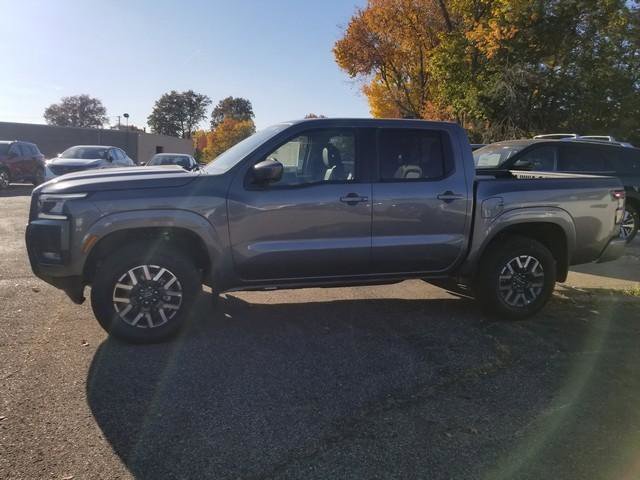 2025 Nissan Frontier SL photo 2