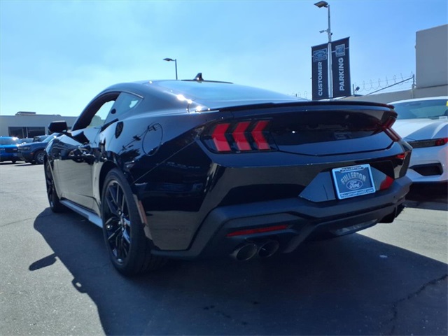 2025 Ford Mustang GT photo 4