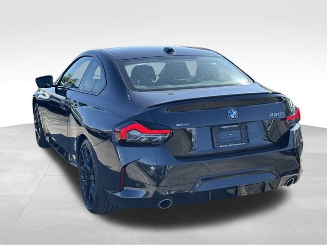 2025 Bmw 230i xDrive photo 4