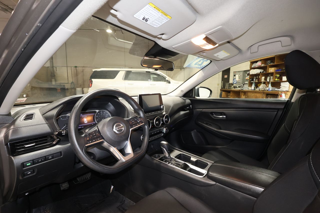 2023 Nissan Sentra SV photo 9