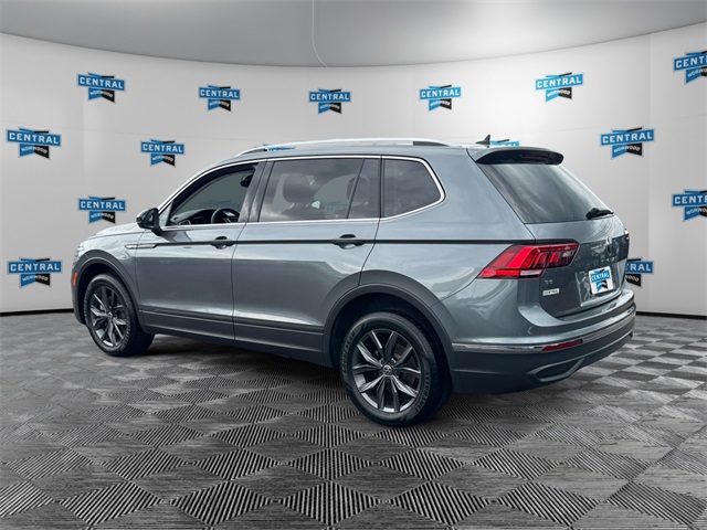 2022 Volkswagen Tiguan SE photo 3