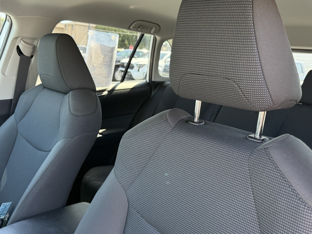 2025 Toyota RAV4 LE photo 21