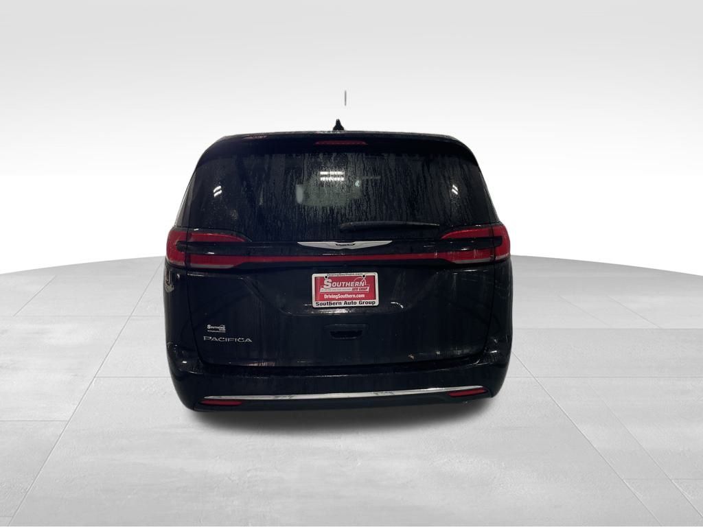 2025 Chrysler Pacifica photo 4