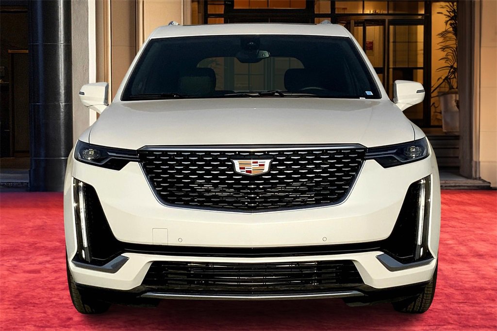 2024 Cadillac XT6 Premium Luxury photo 3