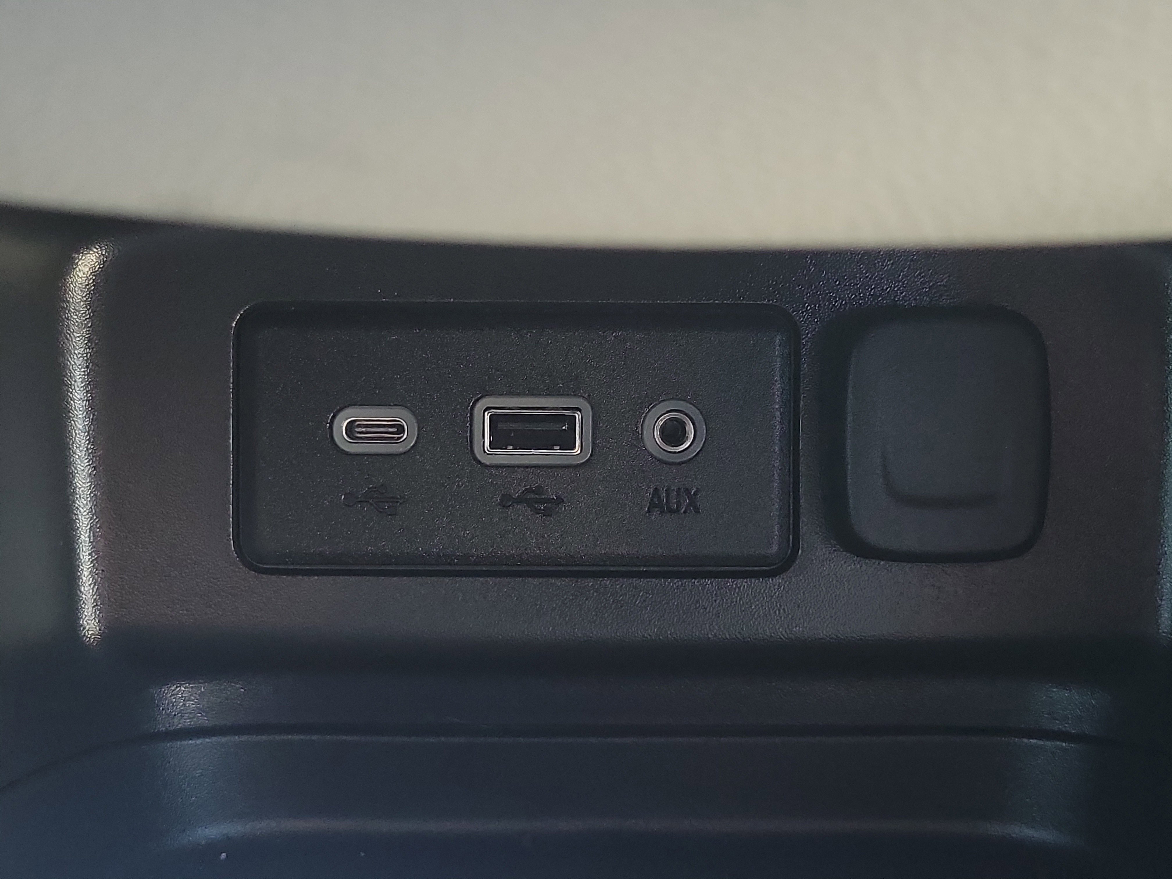 2022 Chevrolet Equinox LS photo 4