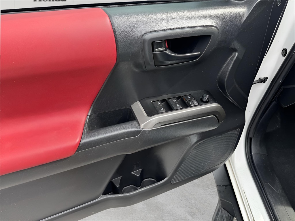2023 Toyota Tacoma SR5 photo 20