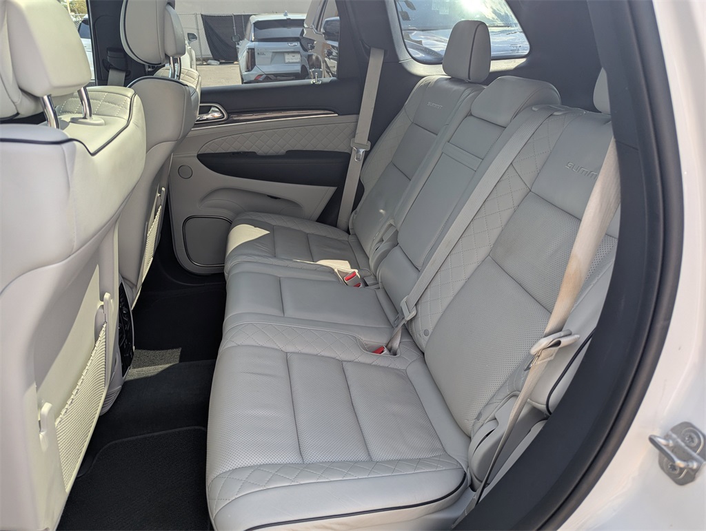 2017 Jeep Grand Cherokee Summit photo 29