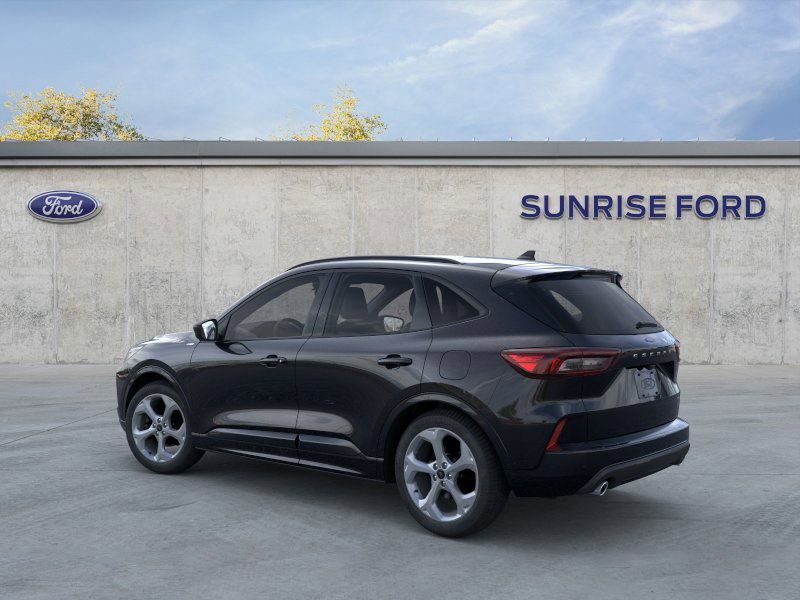 2024 Ford Escape ST-Line photo 4