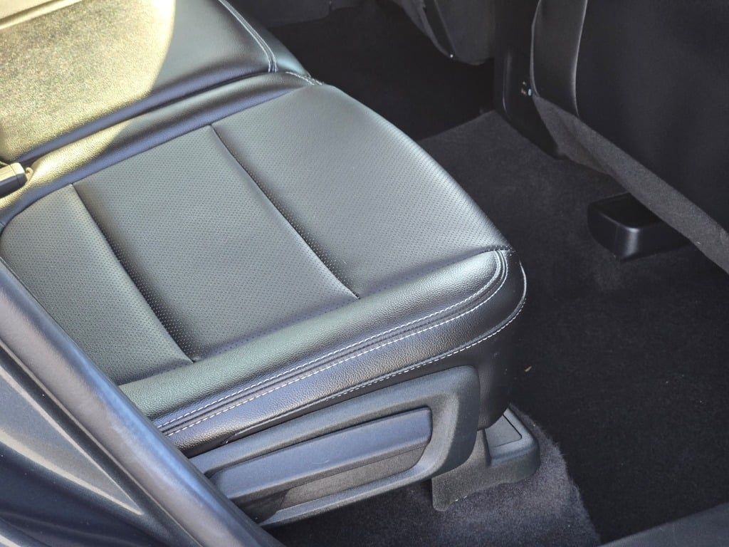 2022 Ford Escape SEL photo 5
