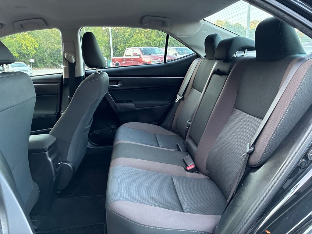 2019 Toyota Corolla L photo 23