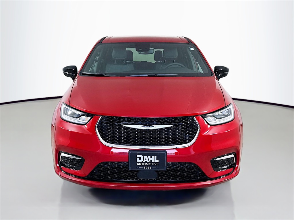 2025 Chrysler Pacifica photo 2