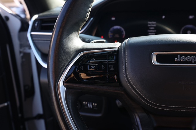 2022 Jeep Grand Cherokee Overland photo 24