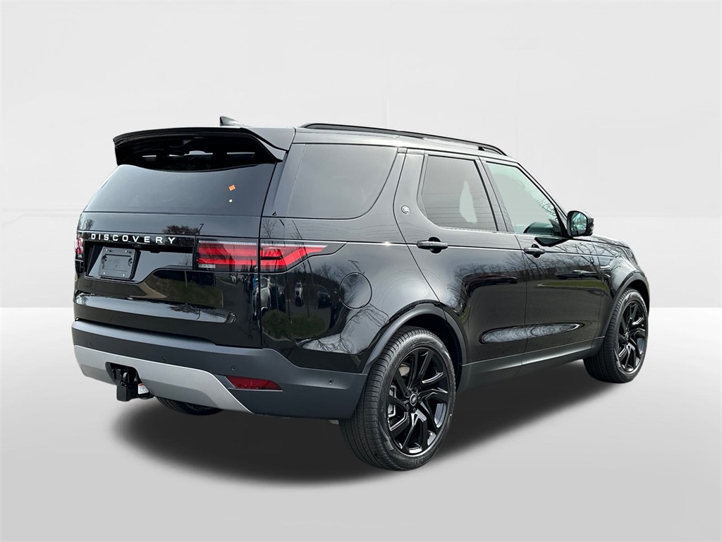 2025 Land Rover Discovery S photo 4
