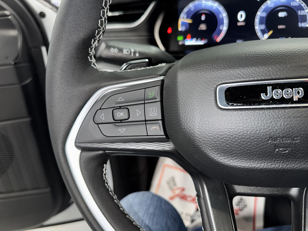 2025 Jeep Grand Cherokee Altitude X photo 30