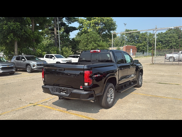 2025 Chevrolet Colorado Work Truck LT photo 6