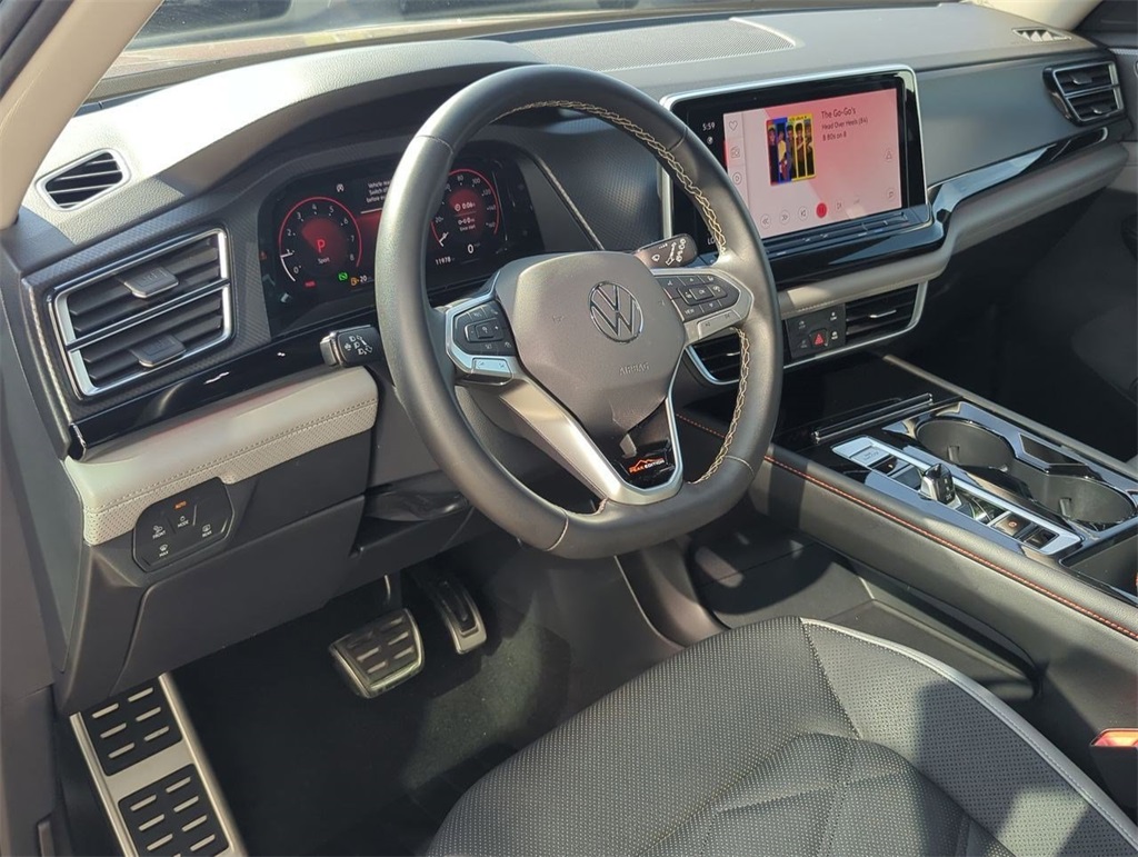 2024 Volkswagen Atlas Peak Edition SEL photo 7
