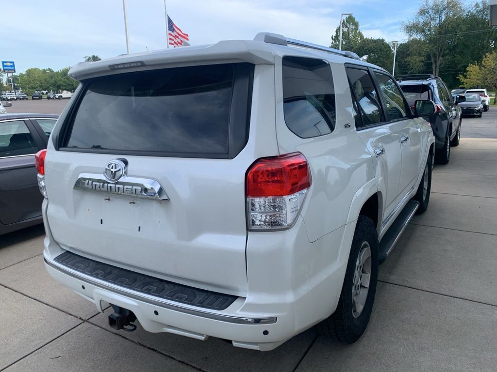 2013 Toyota 4Runner SR5 photo 3