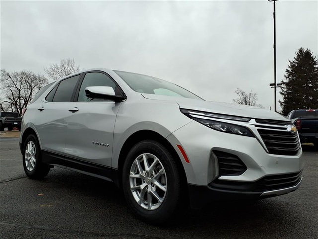 2022 Chevrolet Equinox LT's photo