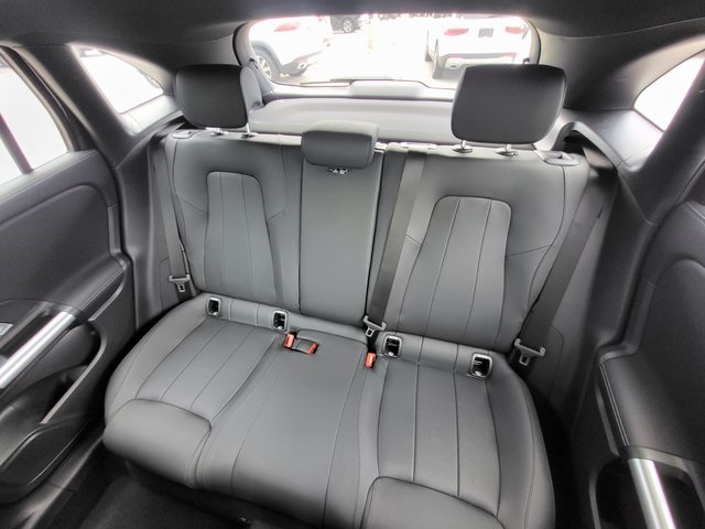 2025 Mercedes Benz GLA 250 photo 14
