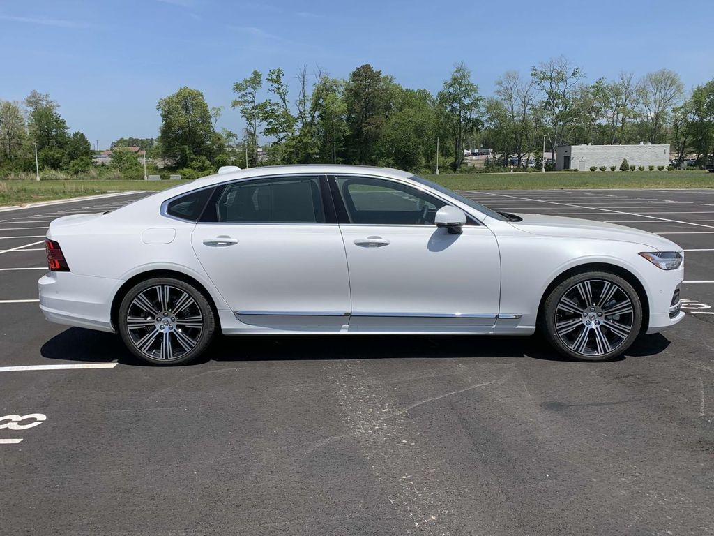 2025 Volvo S90 photo 21