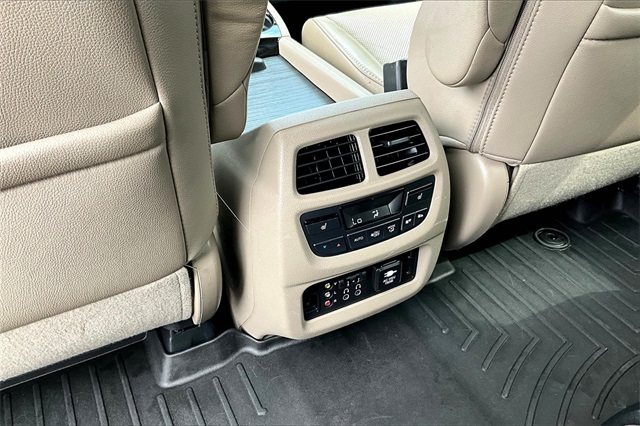 2016 Honda Pilot Elite photo 29