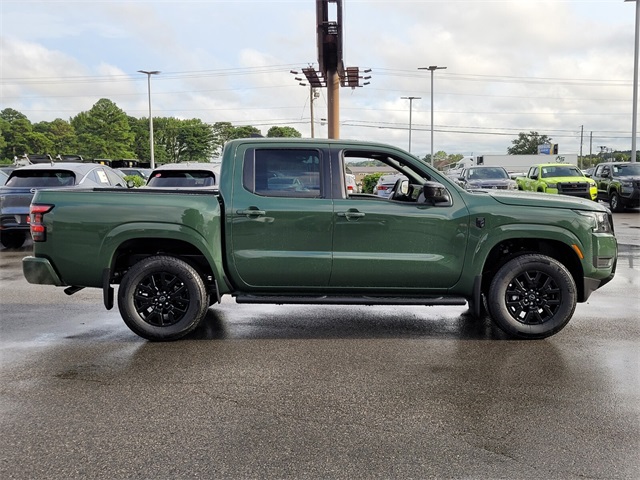 2026 Nissan Frontier Crew Cab SV photo 2