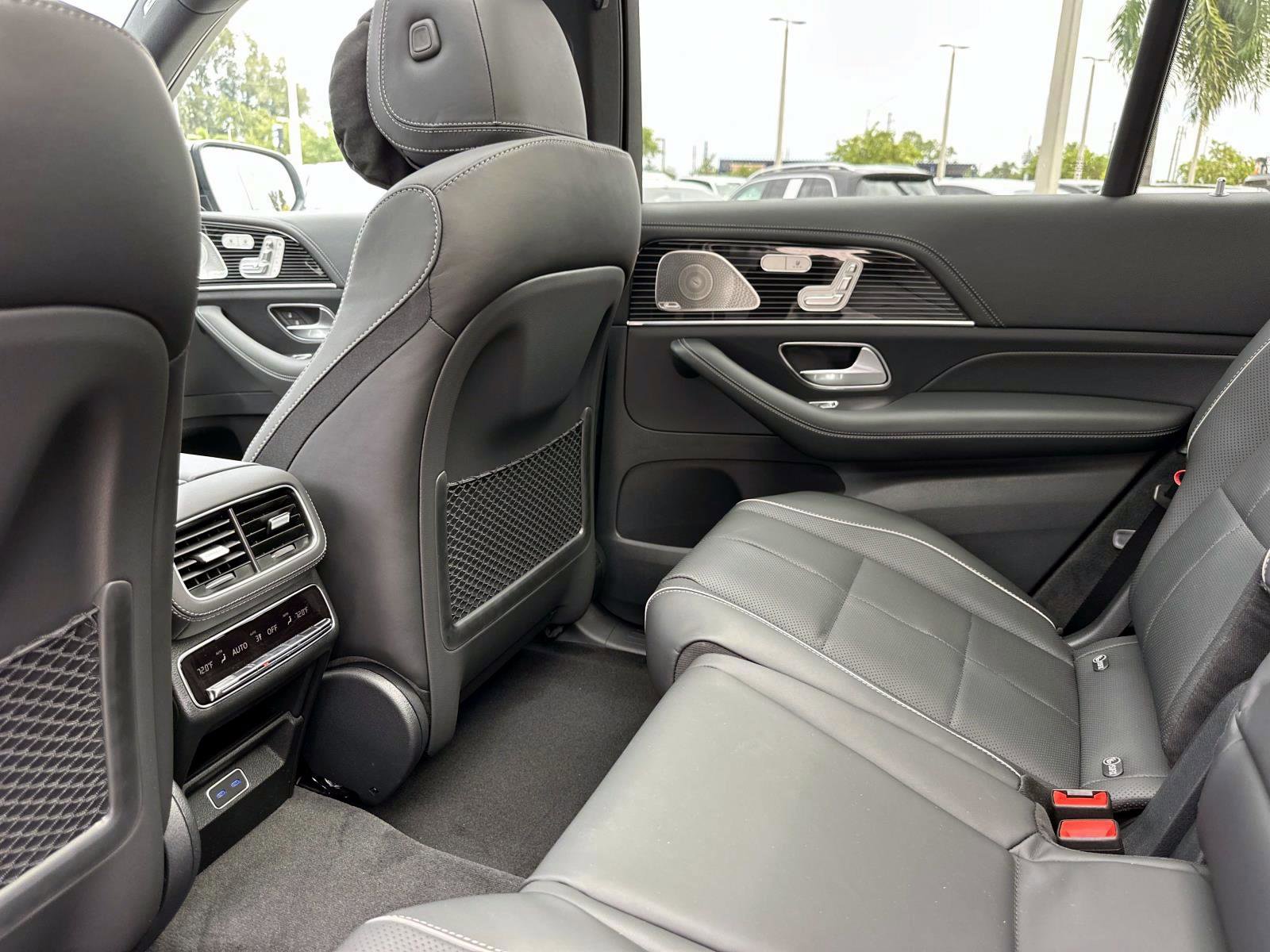2026 Mercedes Benz GLS 450 4MATIC photo 15