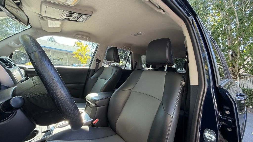 2020 Toyota 4Runner Base photo 32