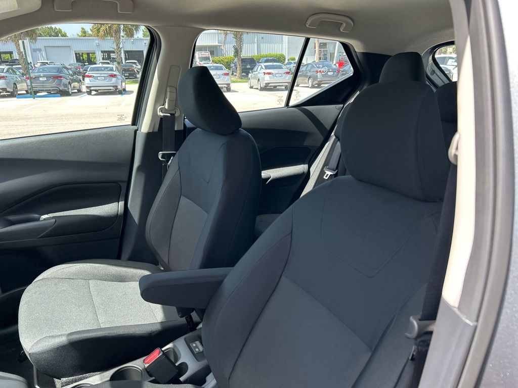 2025 Nissan Kicks Play S photo 13