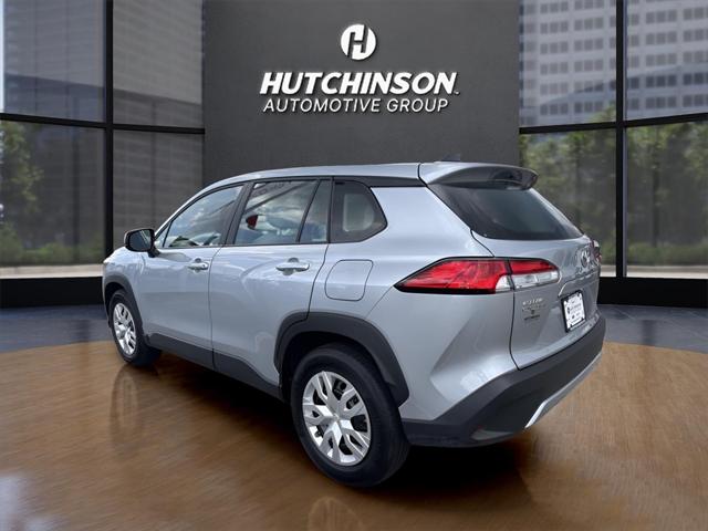 2025 Toyota Corolla Cross L photo 3