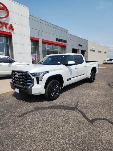 2023 Toyota Tundra Platinum photo 4