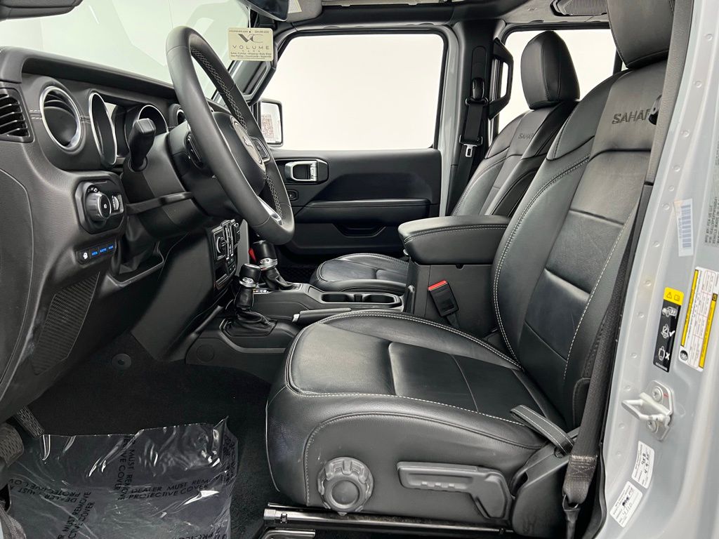 2023 Jeep Wrangler Sahara 4xe photo 3