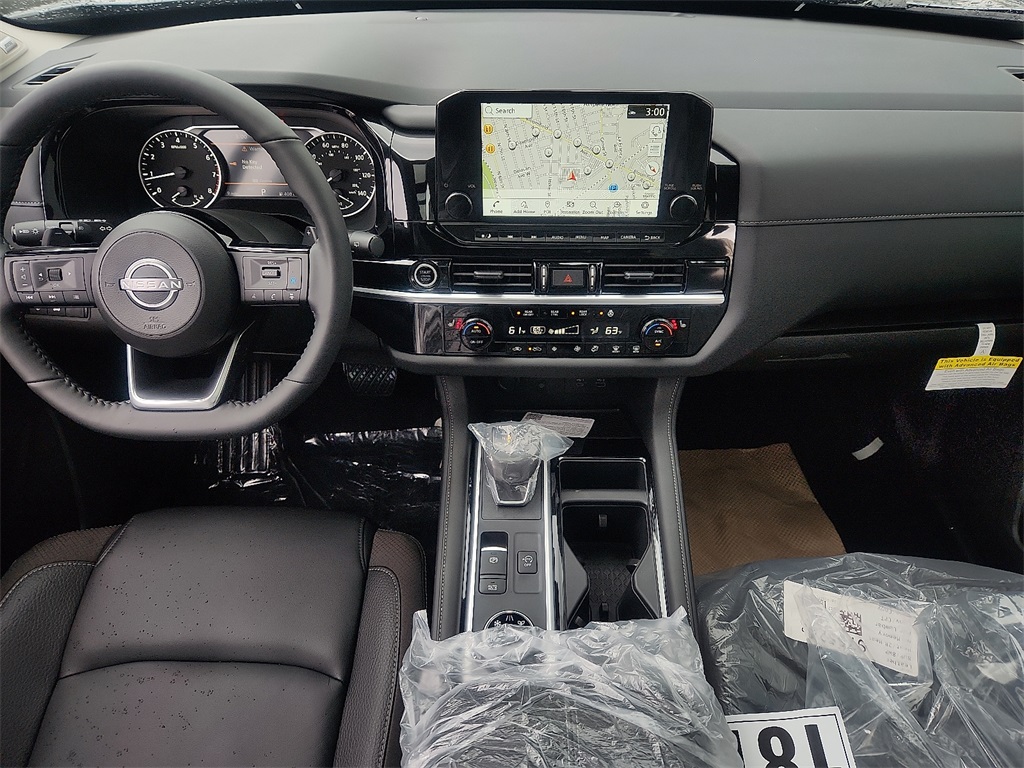 2025 Nissan Pathfinder SL photo 6