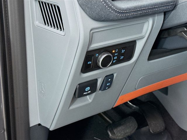 2025 Ford F-150 XLT photo 10